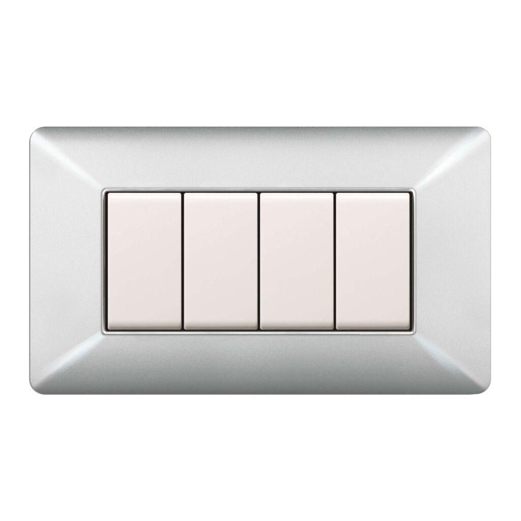 Placca 4 moduli compatibile Bticino